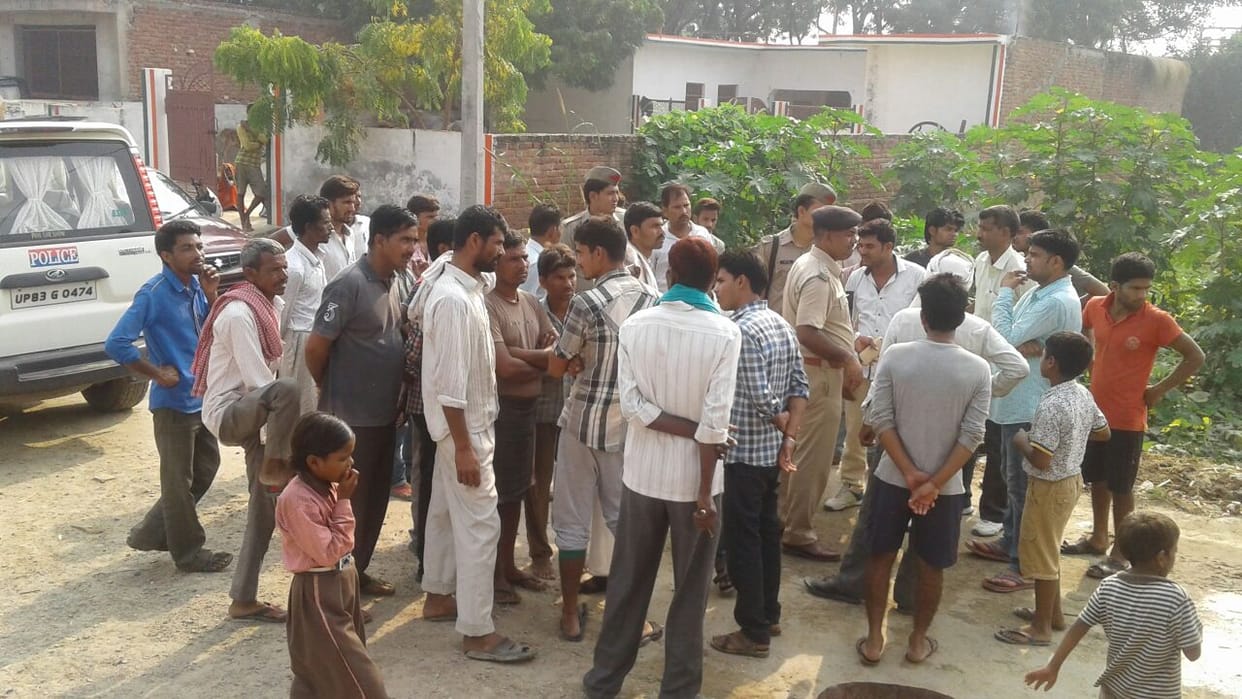 robbery in firozabad jasran area