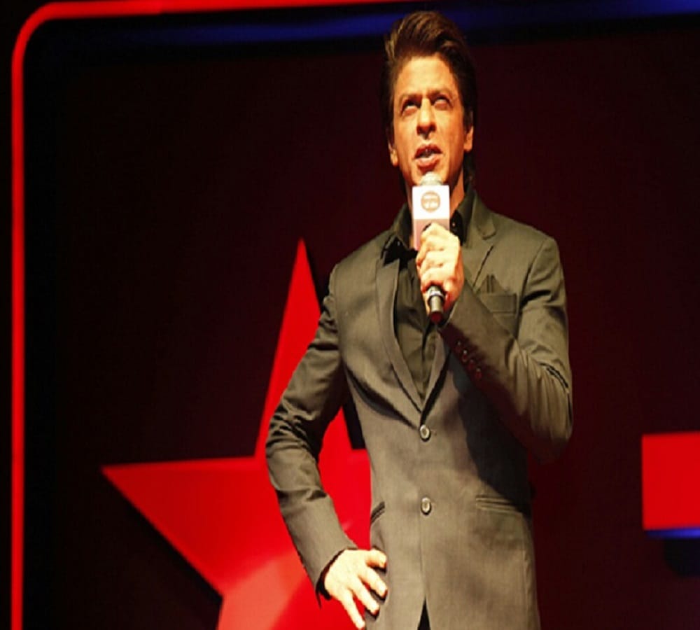  shahrukh gets irritate when a reproter called him salman in an event 
