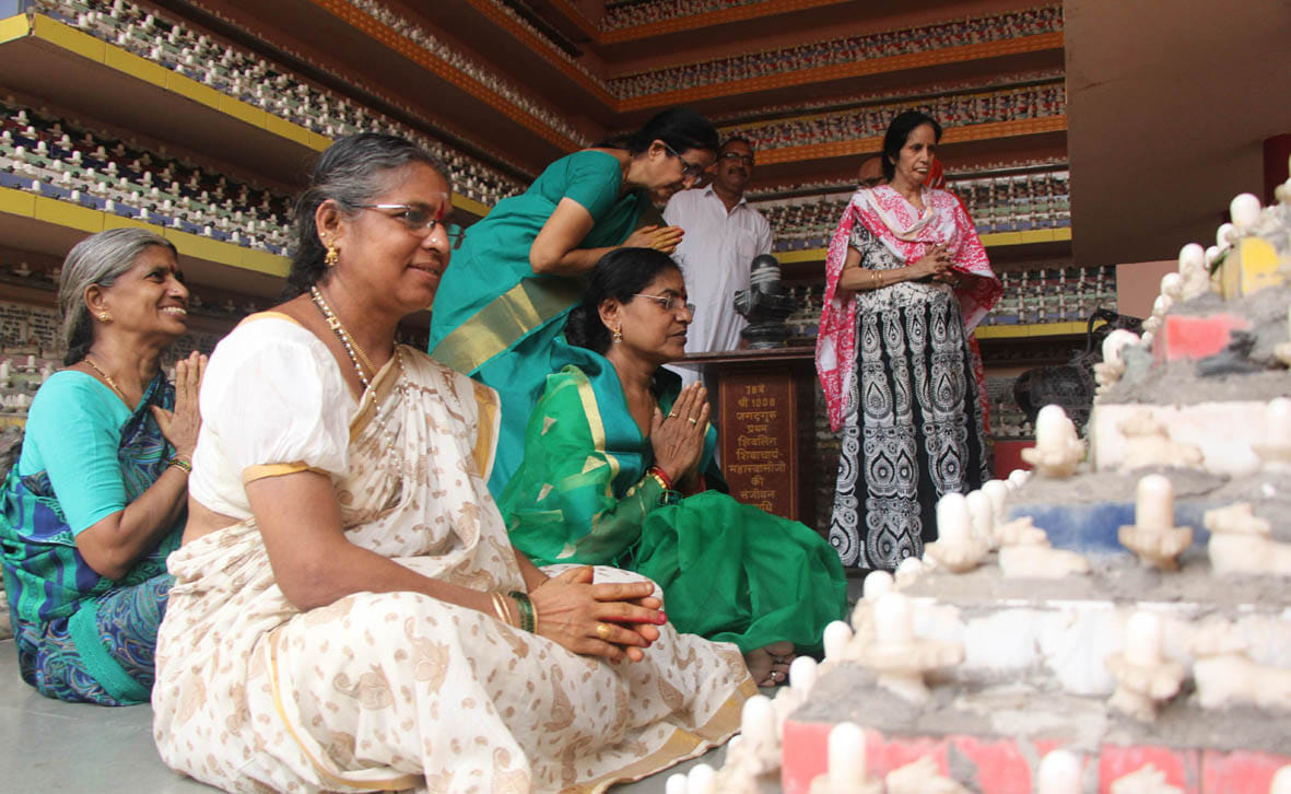 see the photos of unique shiva temple in varanasi