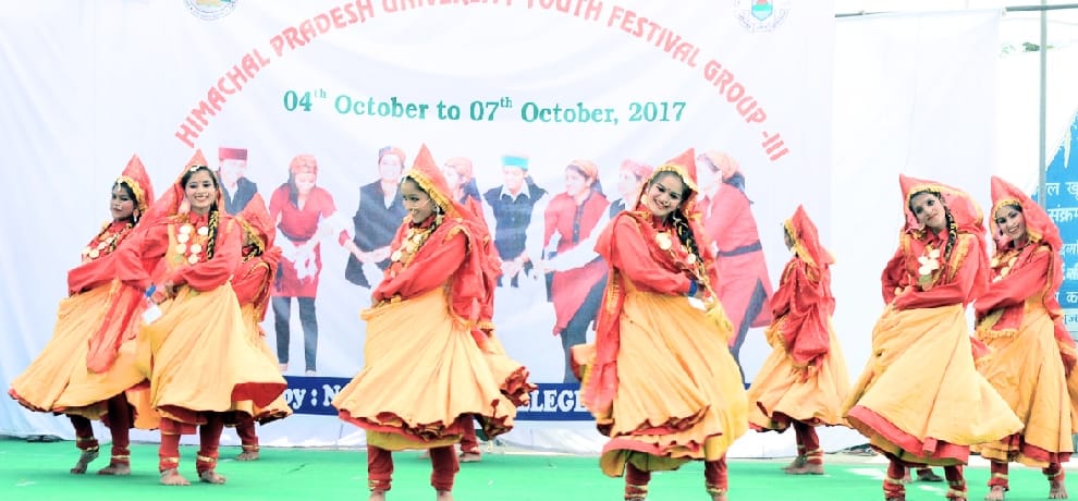 folk dance presentation in youth festival organising at hamirpur