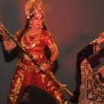 नृत्य प्रस्तुत करतीं हेमा मालिनी