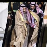 saudi king salman jumbo plane escalator stopped when he was getting down in russia