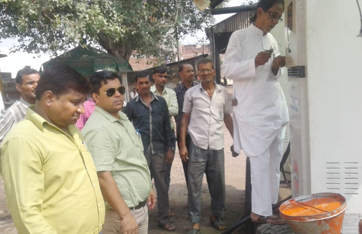 रोडवेज के पंप पर की जा रही थी घटतौली