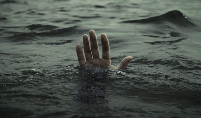 Death of woman due to drowning in water tank