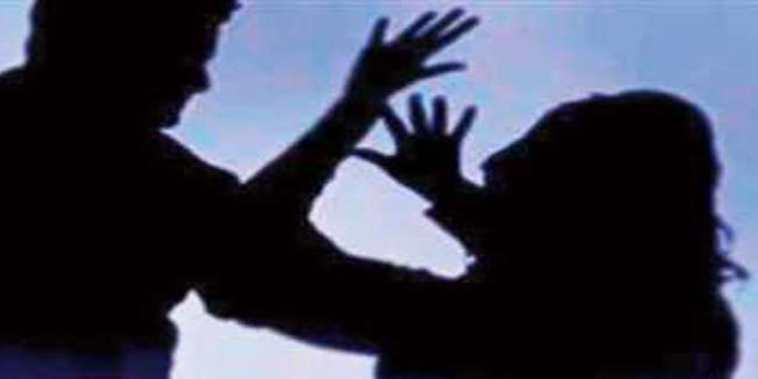 Due to suspicion Attack Wife with sharp weapon
