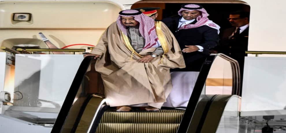 pictures of saudi king salman from jumbo plane in russia 