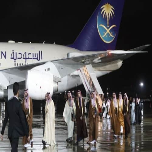 pictures of saudi king salman from jumbo plane in russia 