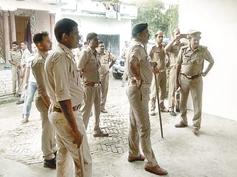 police enquiery in lakhnuar to search accussed 