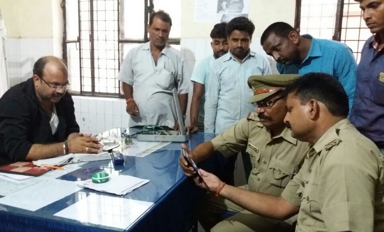 Medical superintendent beat doctor in jaunpur