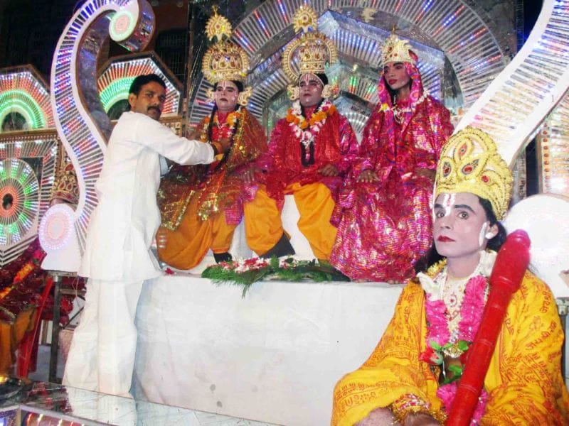 श्रीराम बारात में जमकर झूमे भक्त