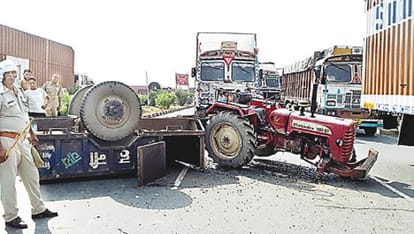 FIVE farmer killed in road accident AT lalitpur OF UTTAR PRADESH