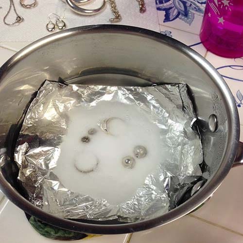 use these tips to clean silver jewellery on this karva chauth and diwali