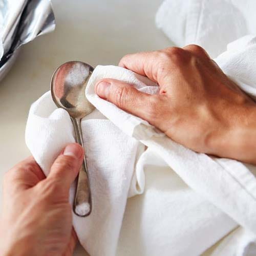 use these tips to clean silver jewellery on this karva chauth and diwali