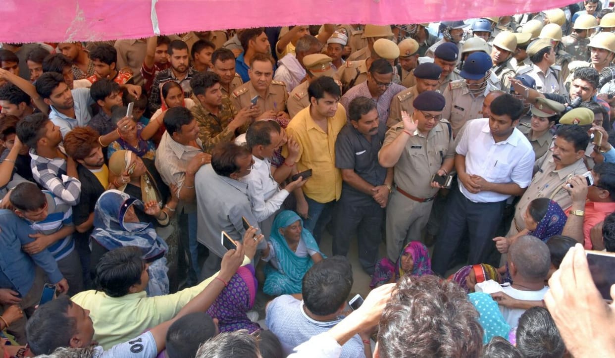 मां-बाप के कातिल न पकड़े जाने से दुखी बेटी ने जान दी