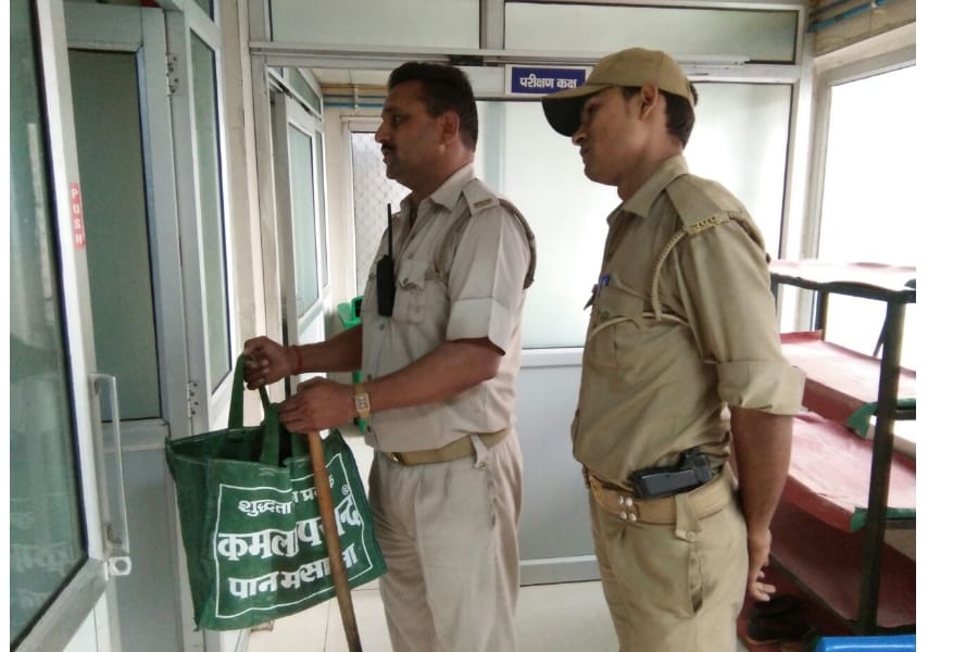 A new born baby girl found in a bag in Lucknow.