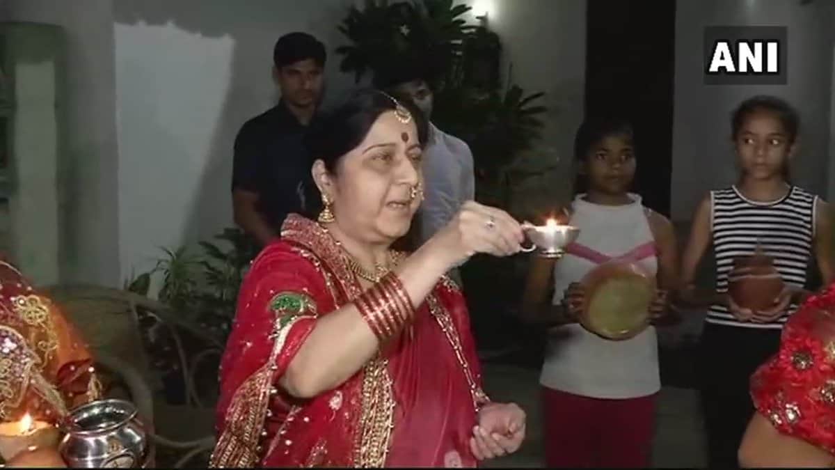 Sushma Swaraj photos of KarvaChauth celebration
