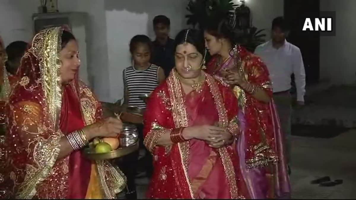 Sushma Swaraj photos of KarvaChauth celebration