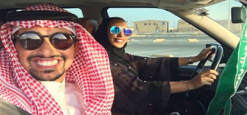 Saudi man share photo of teaching car with wife trolls on twitter