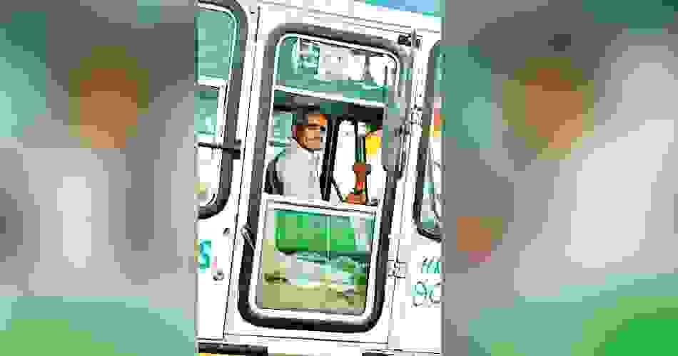 haryana roadways bus driving with hookah smoking, video viral