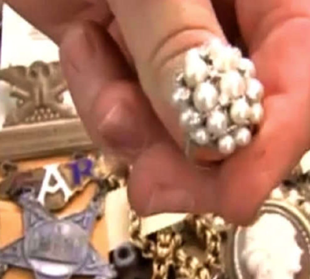 man found jewellery in secret box which makes him lakhpati