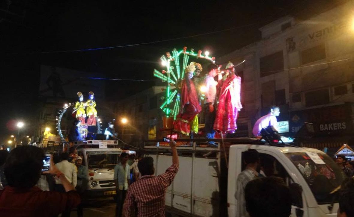 fake saint nose cut today in varanasi historical procession 