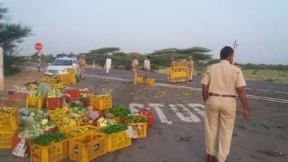 3 died on the spot after a truck and car collided with each other 