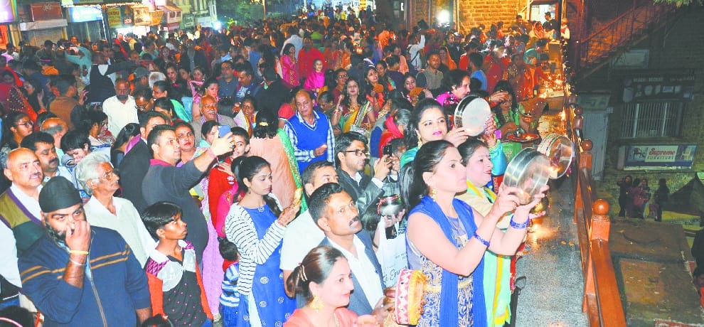 karva chauth celebrated in shimla at ridge by married women 