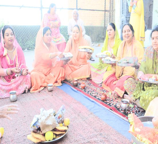karva chauth celebrated in shimla at ridge by married women 