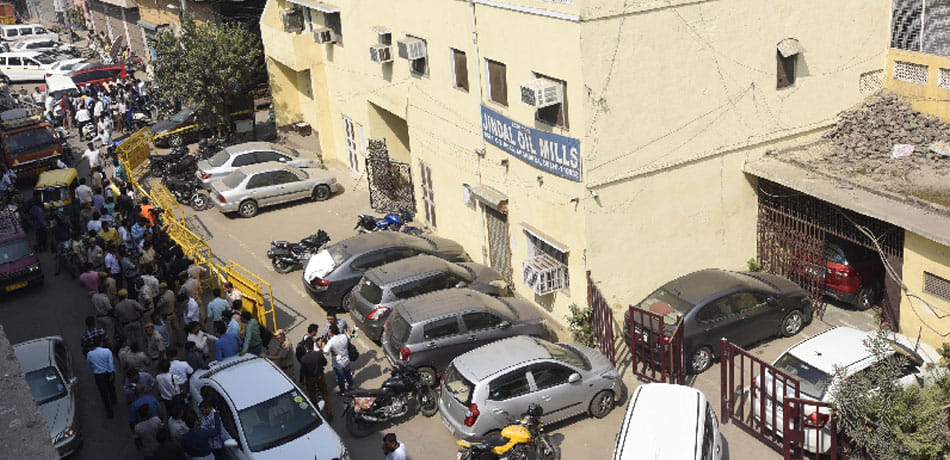 five including four women murder in Mansarovar Park area of Shahdara in delhi