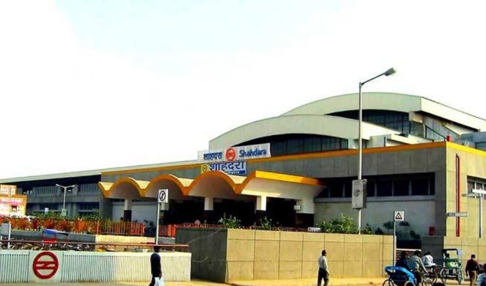 cisf soldiers abused and beat doctor at shahdara metro station