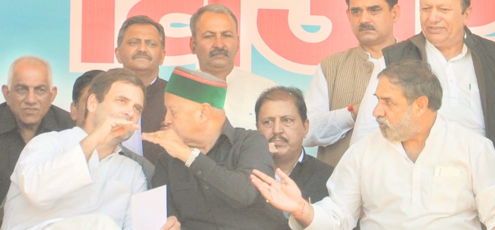 rahul gandhi gave lead to congress by declaring virbhadra singh as cm candidate