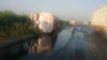 5 people nearly survives in a road accident in jaipur 
