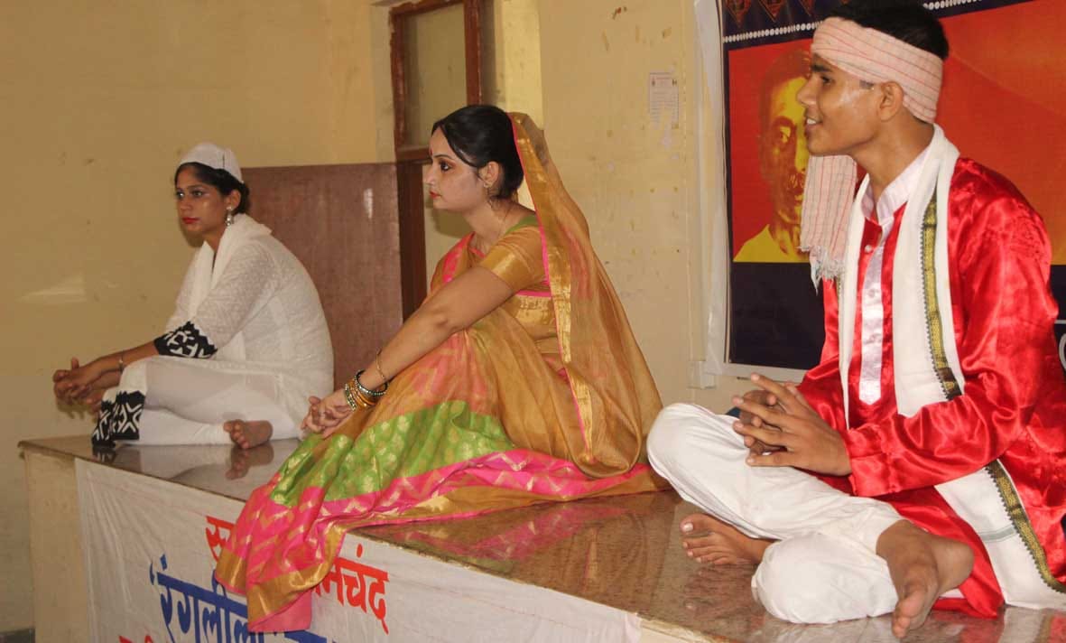drama play on munshi premchand story at varanasi