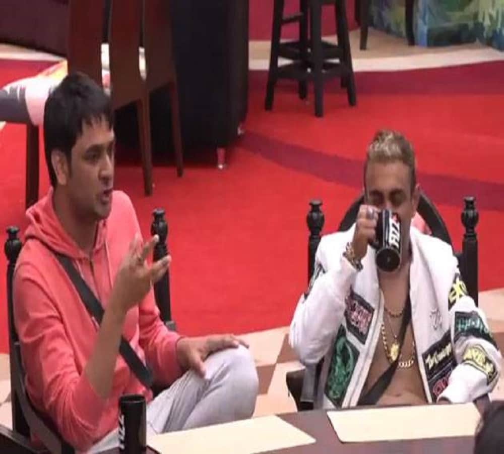  bigg boss 11 salman khan Reproaches vikas gupta and aakash in weekend ka war 