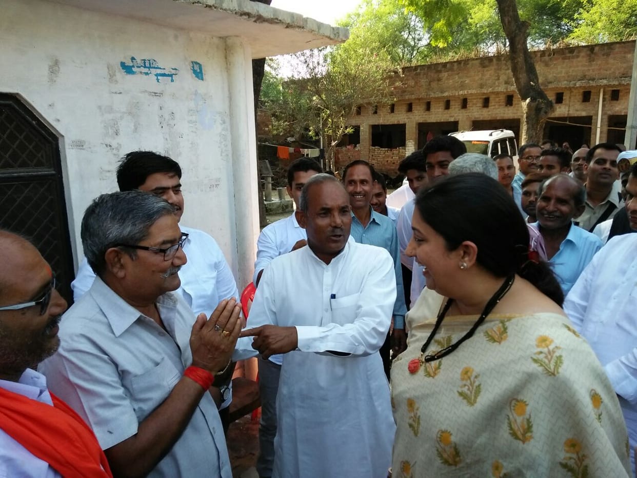smriti irani reached raebareli