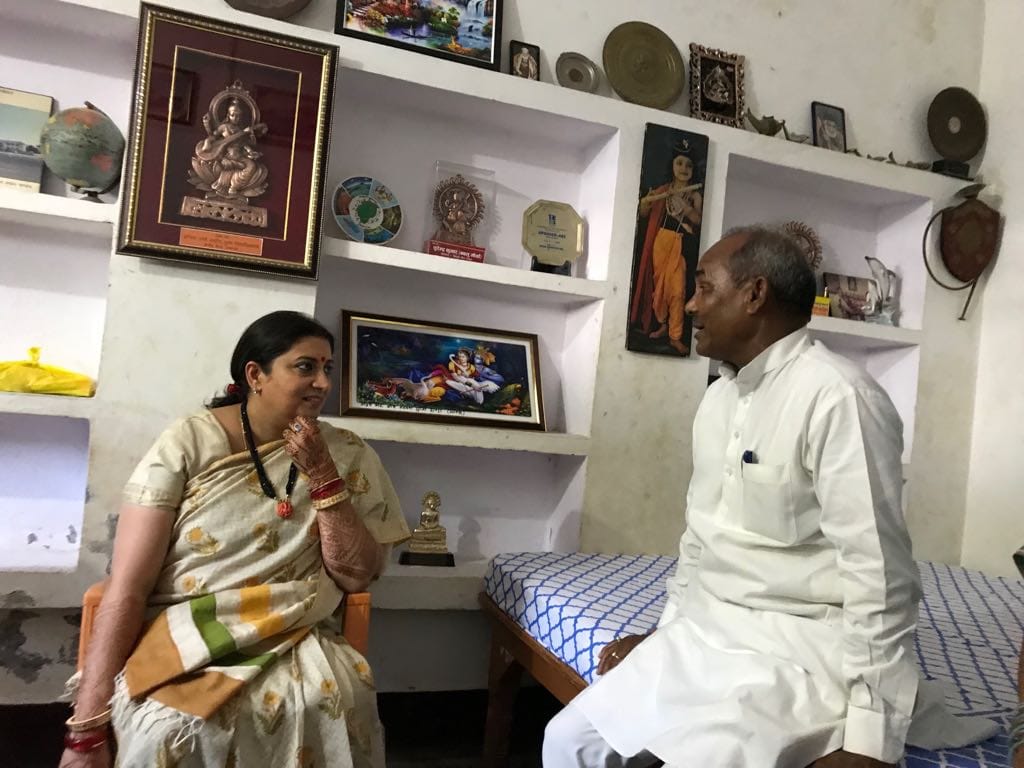 smriti irani reached raebareli