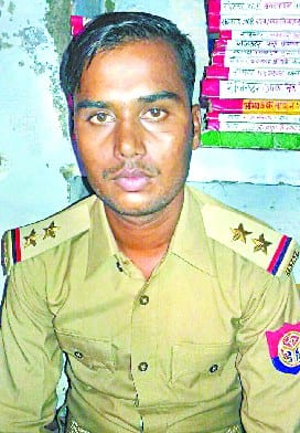 Fake bargain found in police uniform