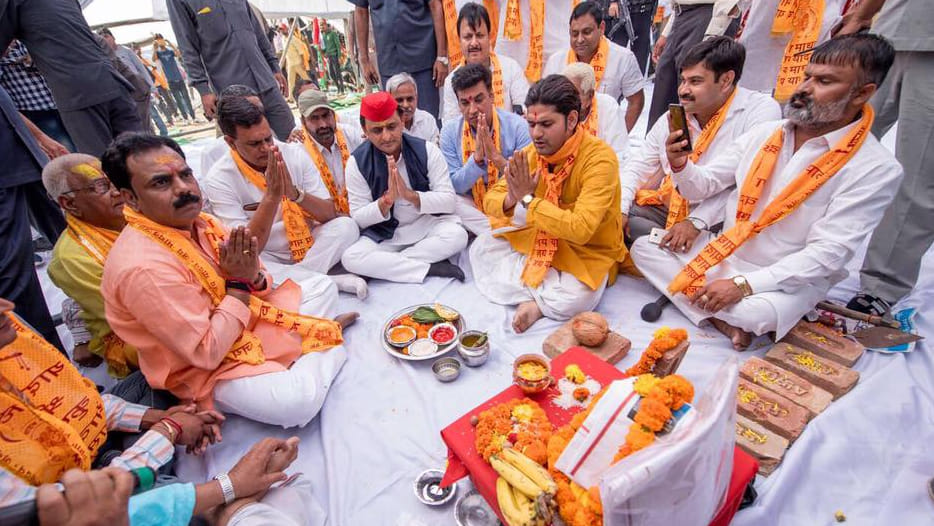 Differences between Akhilesh and Shivpal should be overcome after meeting Mulayam
