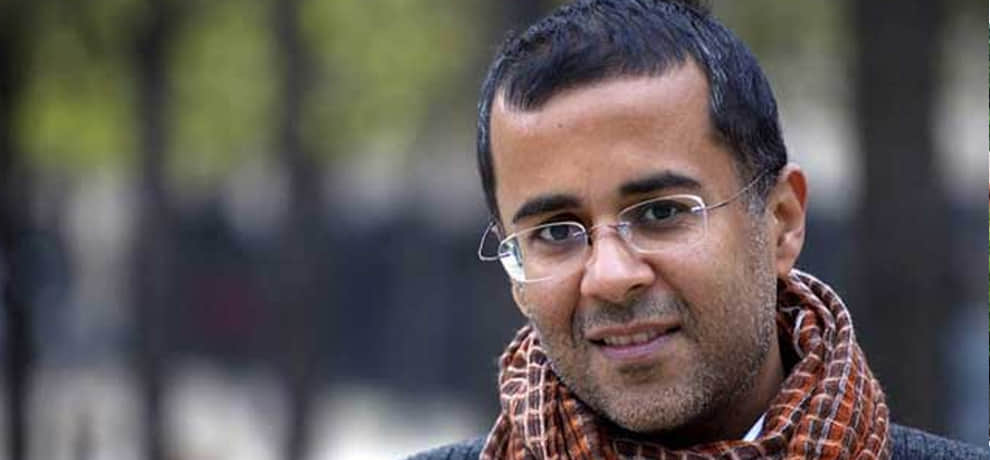 Chetan Bhagat tweet on Delhi riots said A weak economy but Hindu Muslim, Hindu Muslim