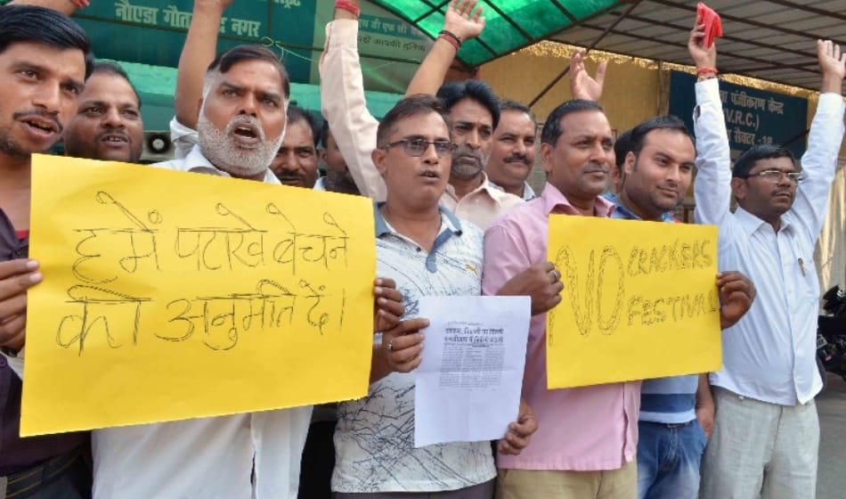 cracker ban in noida cracker sellers facing a big loss