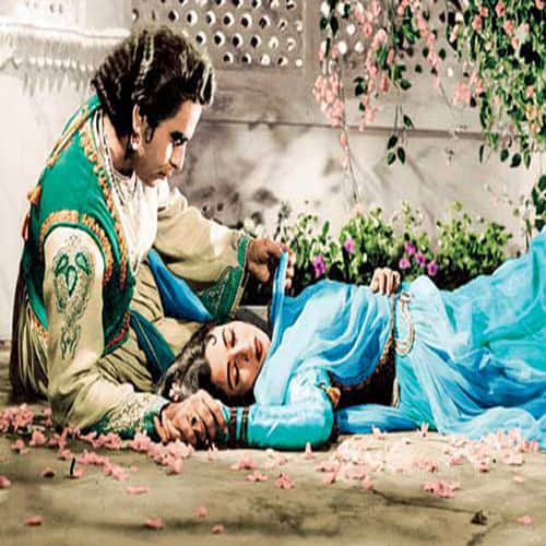 not only rekha and amitabh, these 4 bollywood couple also had tragic love story