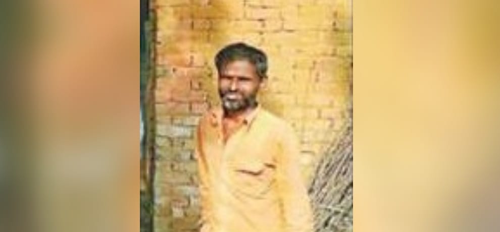 handicap husband gifted toilet to her wife on karvachauth 