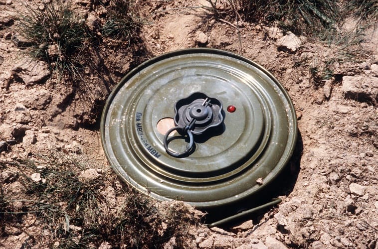  A soldier's army wounded after being hit by a landmine tunnel