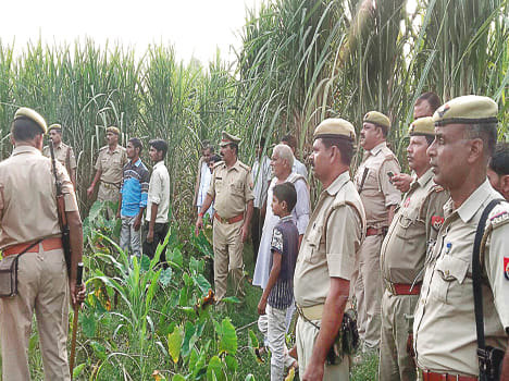 police combing in search of robbers