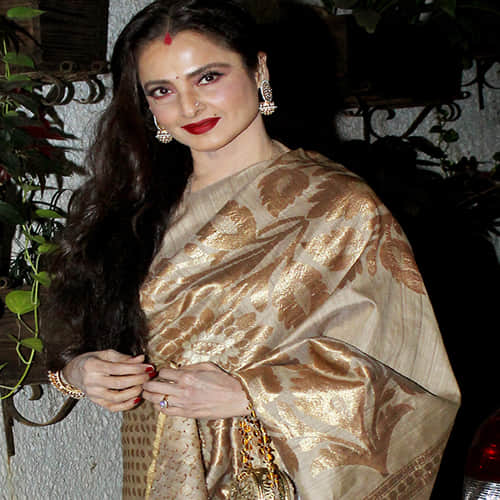 these Bollywood beauties also look younger with aging like rekha