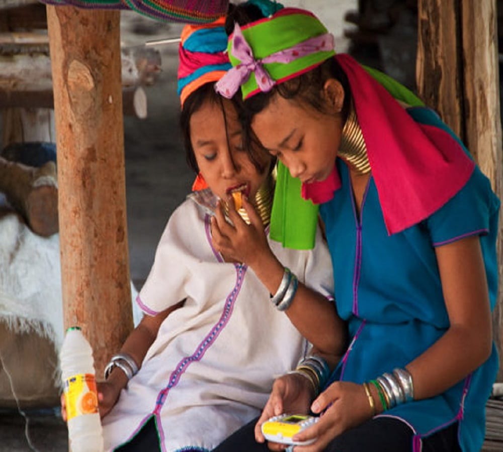 know the reason why Kayan woman wear neck rings 