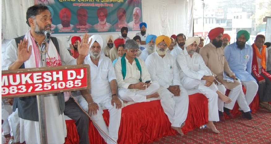 Government not concerned about the pain of farmers: Yogendra