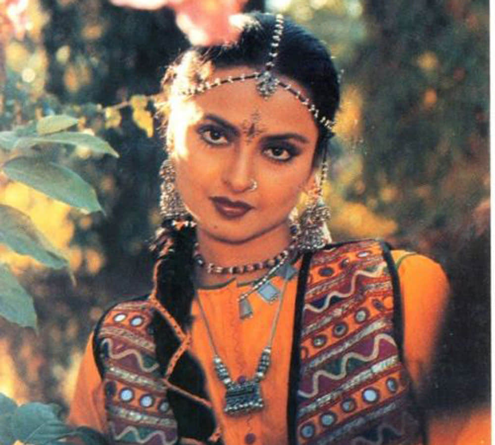 rekha mother pushpavalli and jemini ganesan relationship