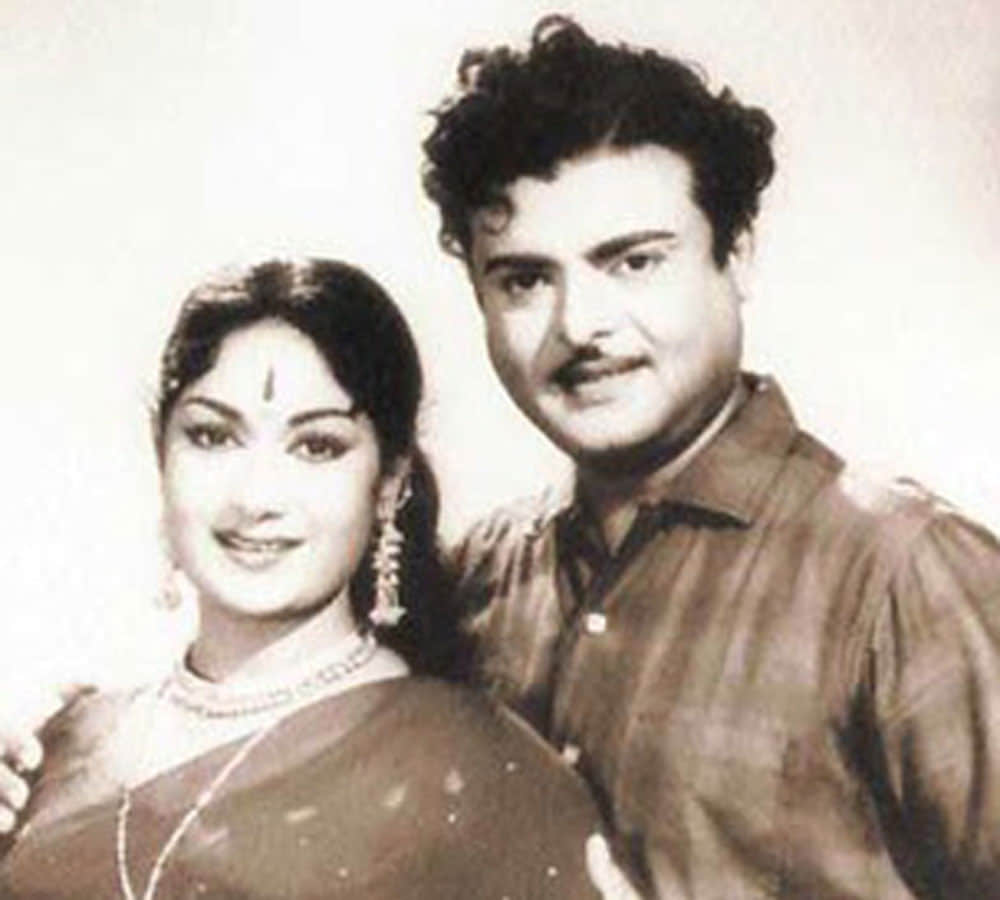 rekha mother pushpavalli and jemini ganesan relationship