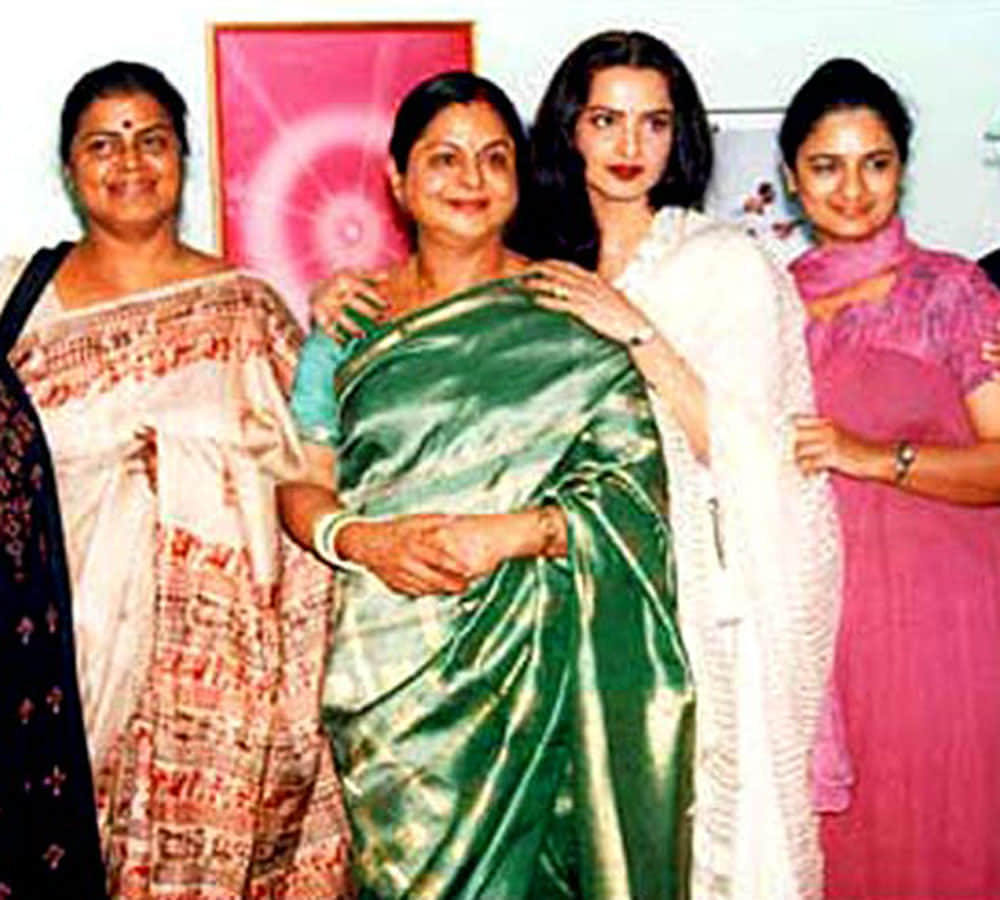 rekha mother pushpavalli and jemini ganesan relationship
